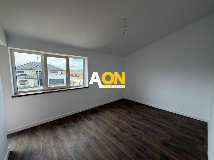 Duplex cu 4 camere cu Canalizare în Central