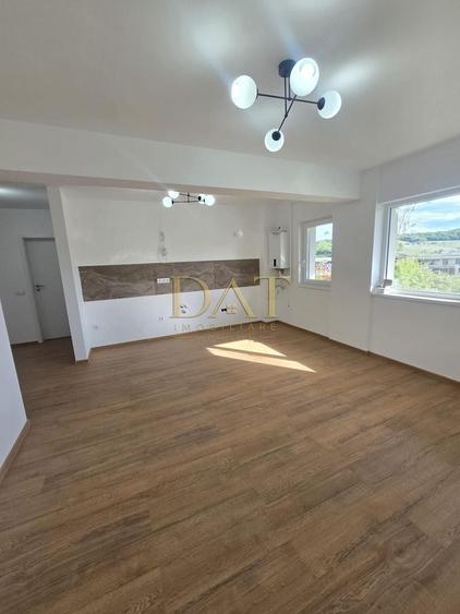 Apartament cu 3 camere în Baciu