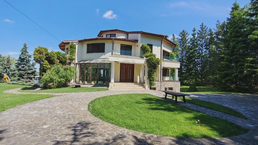 Casă individuală cu 11 camere cu Piscina în Corbeanca