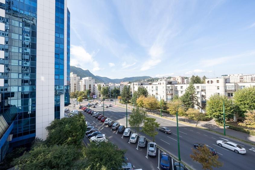 Birou, de 70 mp, în Centrul Civic