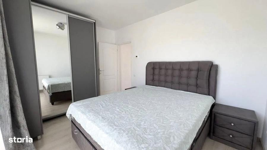 Apartament cu 3 camere semidecomandat, mobilat în Florești