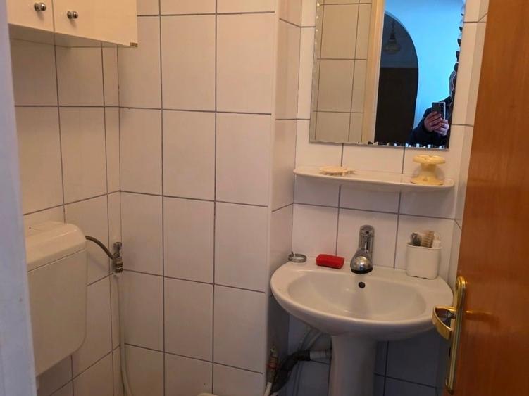 Apartament cu 4 camere decomandat, mobilat în Titan