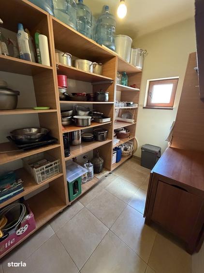 Casă cu 4 camere cu Teren 1300 Mp în Ogrezeni