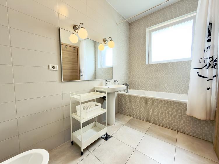 Apartament cu 3 camere decomandat, mobilat în Barbu Văcărescu