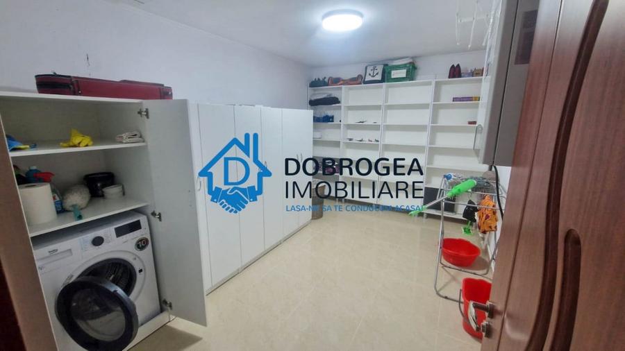 Apartament cu 4 camere decomandat, mobilat în Central