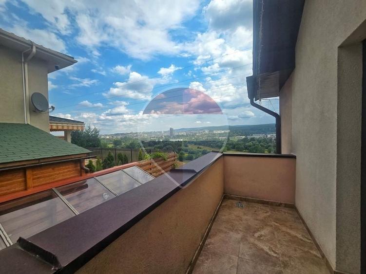 Casă individuală cu 5 camere cu Teren 338 Mp în Florești