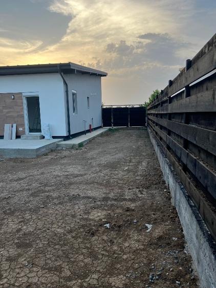 Casă individuală cu 3 camere cu Teren 450 Mp în Dumbrăveni
