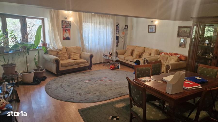 Casă cu Teren 785 Mp în Obor