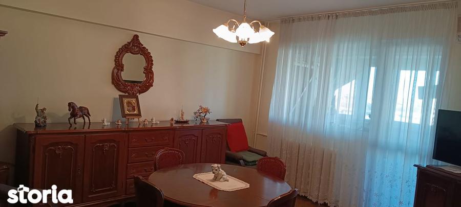 Apartament cu 4 camere în Pantelimon
