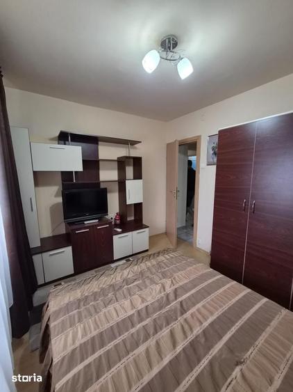 Apartament cu 3 camere decomandat în Dristor