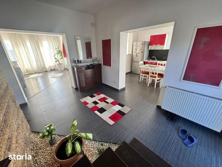 Casă cu 7 camere cu Teren 960 Mp în Pielești