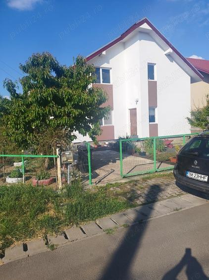 Casă cu 3 camere cu Teren 650 Mp în Dumbrăvița
