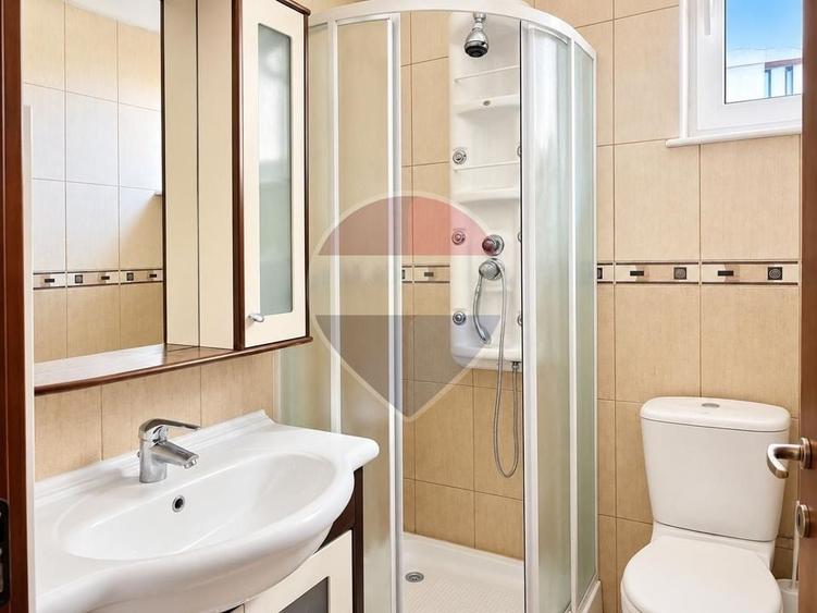 Apartament cu 3 camere decomandat în Floreasca