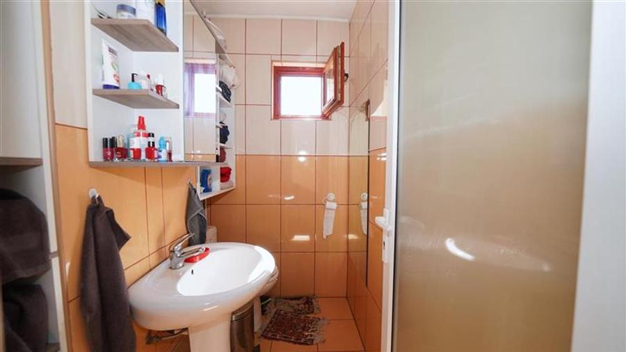 Apartament cu 3 camere decomandat în Rogerius