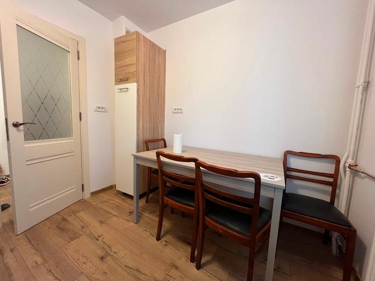 Apartament cu 2 camere decomandat în Cantacuzino
