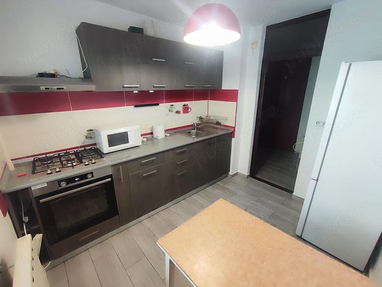 Apartament cu 3 camere decomandat în Sebastian