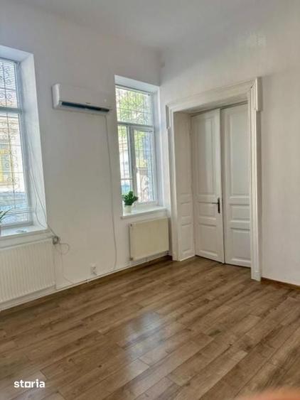 Apartament cu 5 camere în Centrul Civic