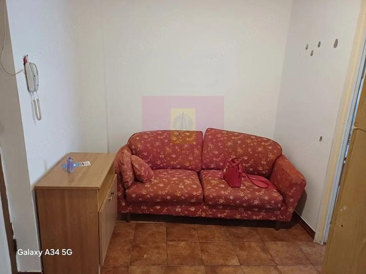Apartament cu 2 camere semidecomandat în Uverturii
