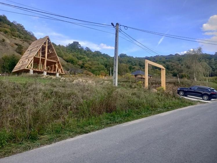 Teren de 700 mp, în Aurel Vlaicu