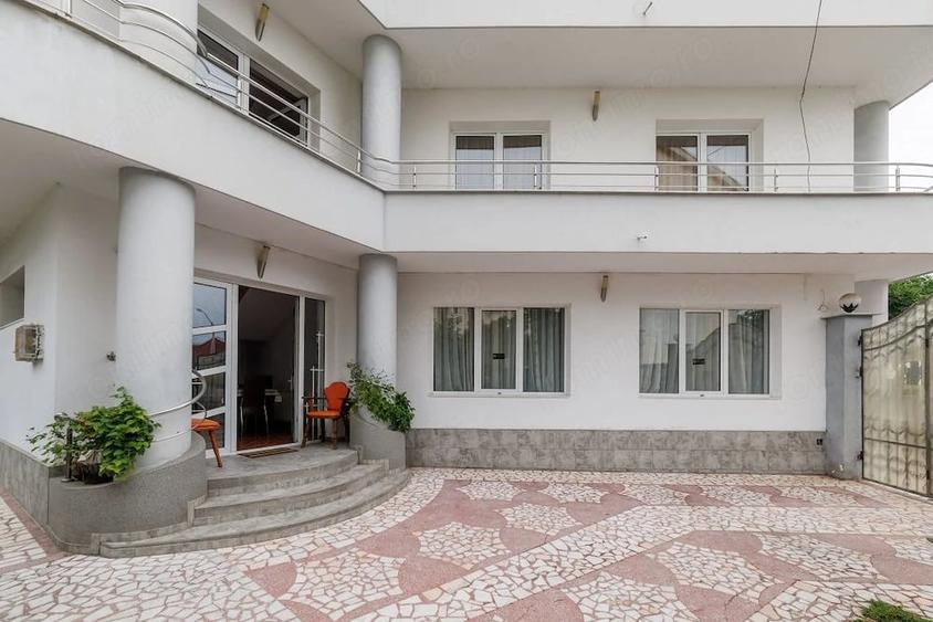 Casă cu 9 camere cu Teren 224 Mp în Găvana