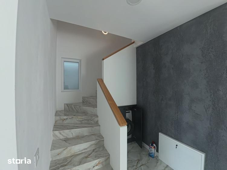 Casă cu 4 camere cu Teren 450 Mp în Central