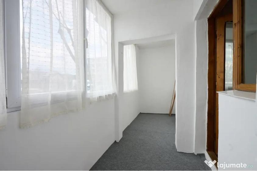 Apartament cu 2 camere decomandat în Războieni