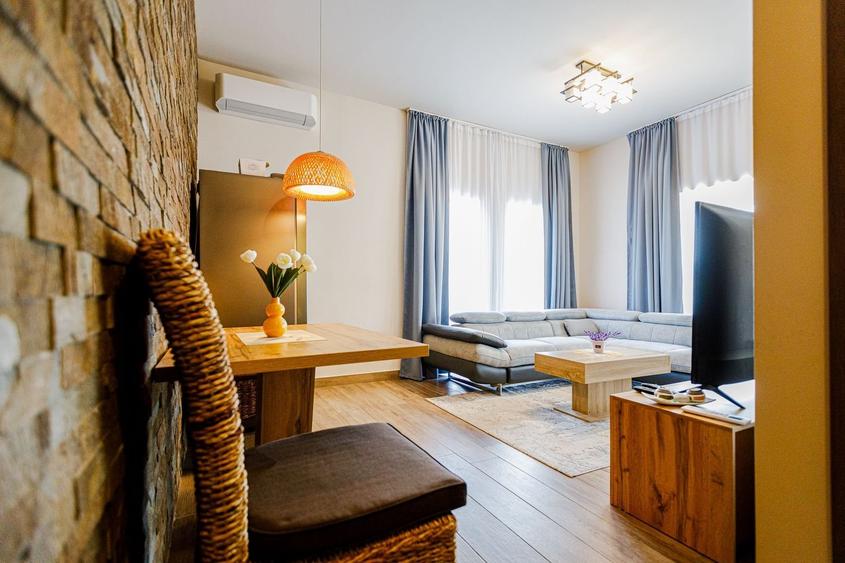 Hotel/Pensiune, de 73.699996948242 mp, în Sasca Montană