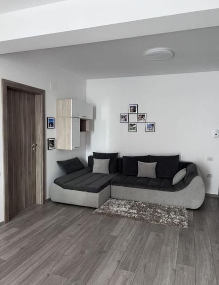 Apartament cu 2 camere semidecomandat, mobilat în Exterior Nord