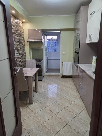 Apartament cu 2 camere decomandat în Titulescu