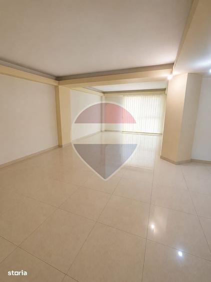 Casa / Vila cu 12 camere de vanzare | Fundeni, Sector 2 - 11