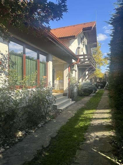 Casă cu 4 camere în Bratia din Deal