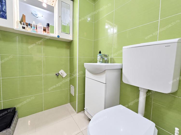 Apartament cu 3 camere decomandat în