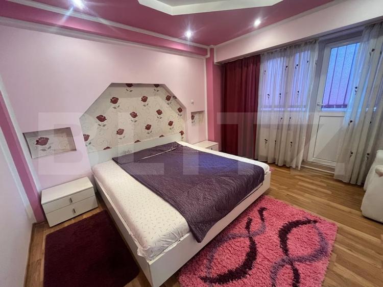 Apartament cu 3 camere decomandat, mobilat în Valenta