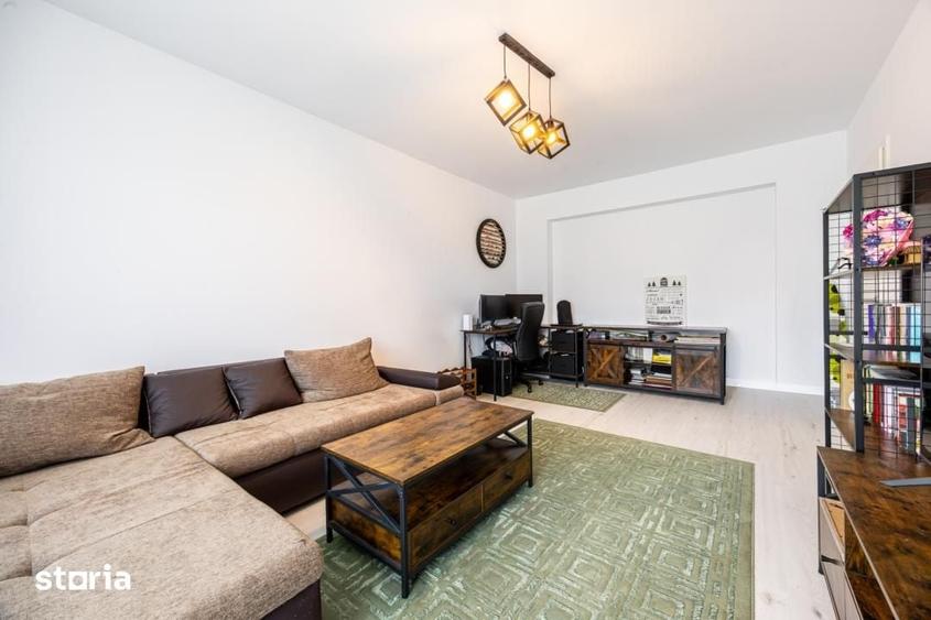 Apartament cu 3 camere decomandat în Tractorul