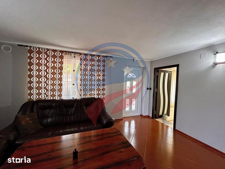 Casă cu 6 camere cu Teren 1105 Mp în Cârcea