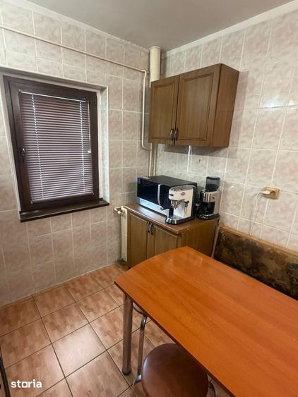 Apartament cu 3 camere decomandat în 9 Mai