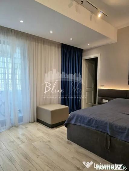 Apartament cu 3 camere decomandat în Delfinariu