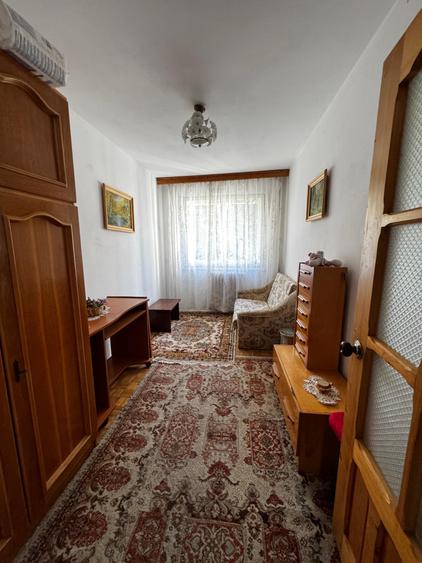 Apartament cu 3 camere decomandat în Tătărași