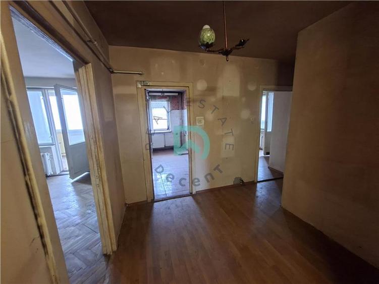 Apartament cu 3 camere decomandat în Centrul Civic