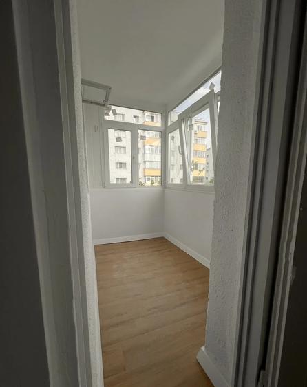 Apartament cu 3 camere decomandat în Dristor