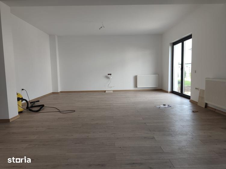 Casă cu 4 camere cu Teren 340 Mp în Joița