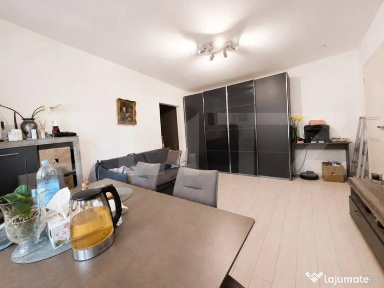 Apartament cu 2 camere semidecomandat în 1 Mai