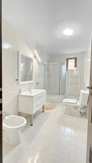 Casă individuală cu 6 camere cu Canalizare în Dâmbul Morii