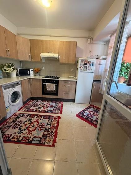 Apartament cu 3 camere semidecomandat în 23 August (Cațelul)