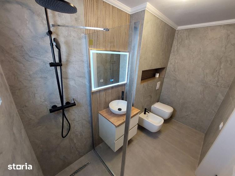 Casă cu 4 camere cu Teren 440 Mp în Central