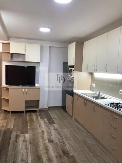 Apartament cu 3 camere semidecomandat, mobilat în Bună Ziua