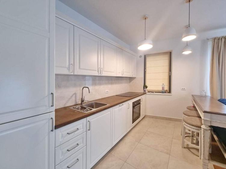 Apartament cu 3 camere decomandat, mobilat în Drumul Poienii