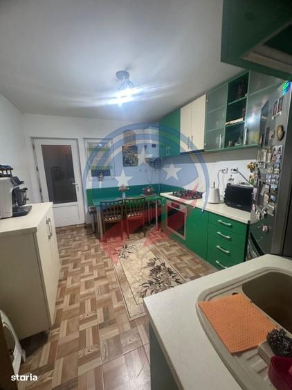 Casă cu 4 camere în Pluta