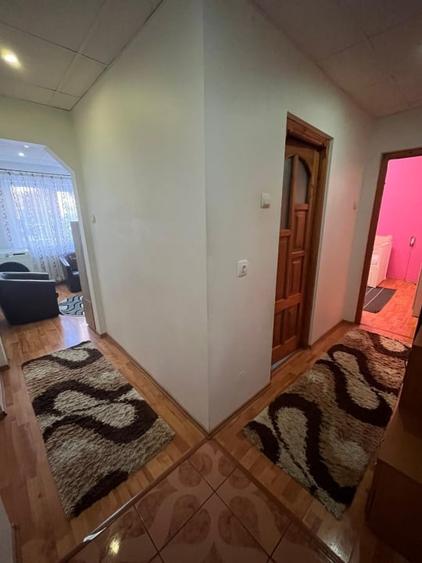 Apartament cu 3 camere decomandat, mobilat în Bogdan Vodă