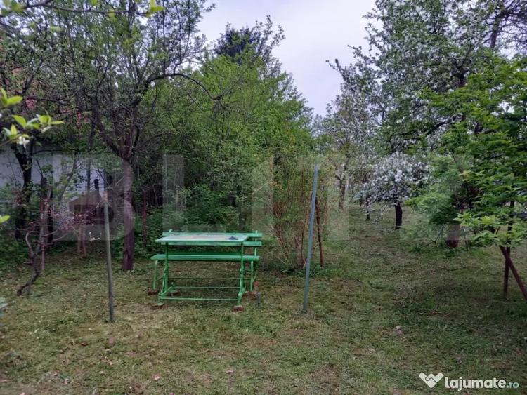 Teren de 600 mp, în Bercu Roșu